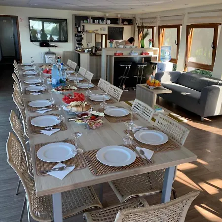 Ботель Plutitor Egreta1