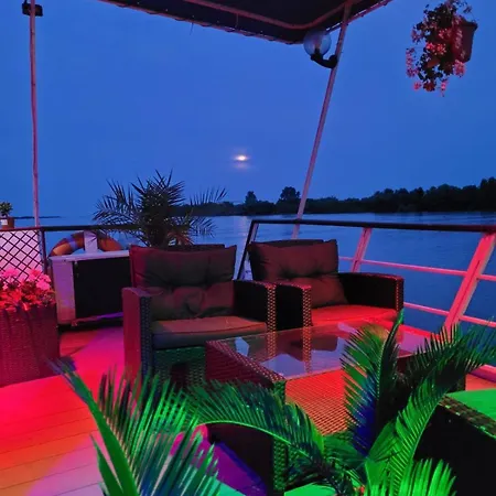 Plutitor Egreta1 Ботель Сфынту-Георге