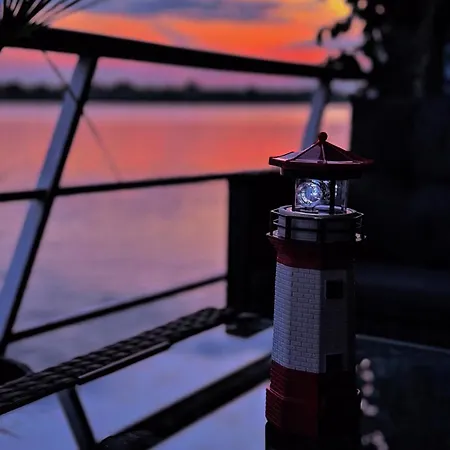 Ботель Plutitor Egreta1 *