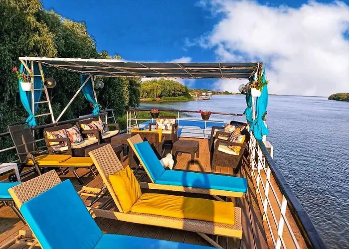 Plutitor Egreta1 Úszó hotel Sepsiszentgyörgy