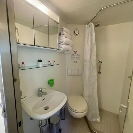 Plutitor Egreta1 Bådhotel *