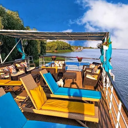 Plutitor Egreta1 Bådhotel Sfântu Gheorghe